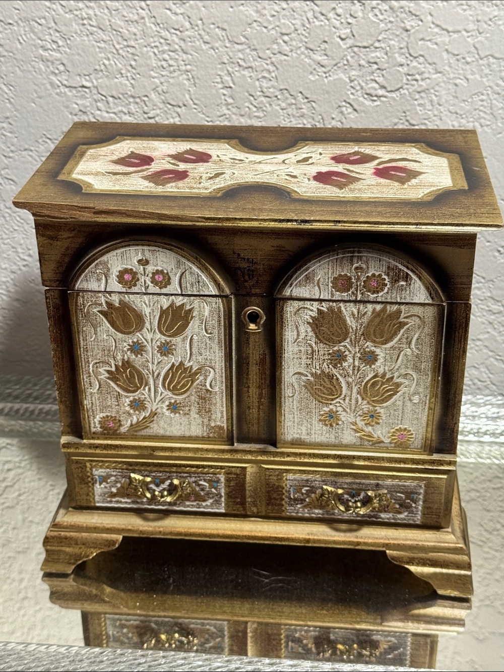 Vintage Royal Sealy Florentine Musical Jewelry Box